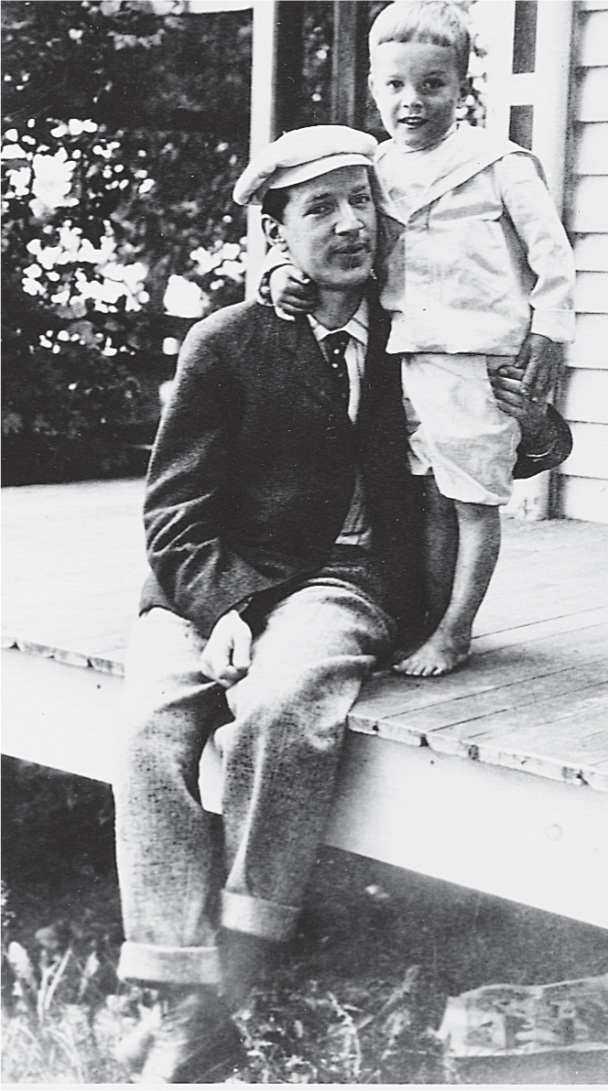Photo: Upton Sinclair and his young son