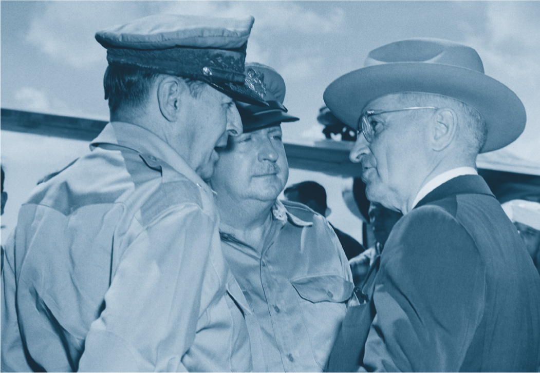 Photo: General MacArthur and President Truman